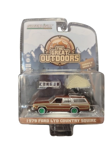 Ford LTD Country Squire with Campotel Cartop Sleeper Tent The Great Outdoors Series 2 Greenmachine Version 1:64 