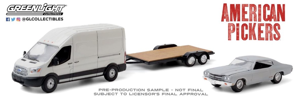 Ford Transit LWB with Unrestored Chevrolet Chevelle Malibu on Flatbed Trailer (1970) Greenlight 1/64 