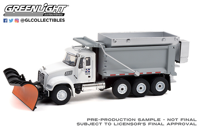 Mack Truck with Snow Plow and Salt Spreader (2019) Greenlight 1/64 