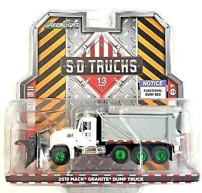 Mack Truck with Snow Plow and Salt Spreader (2019) Greenmachine 1/64 