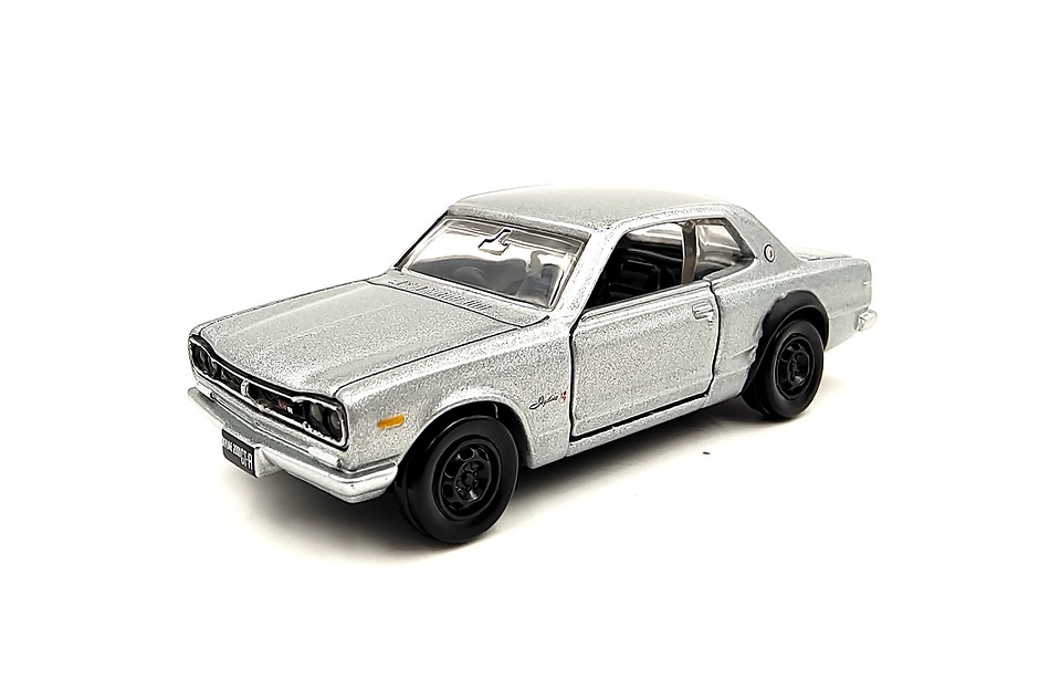 Nissan Skyline GT-R KPGC10 TD Tomica-Premium No.34 escala 1/64 