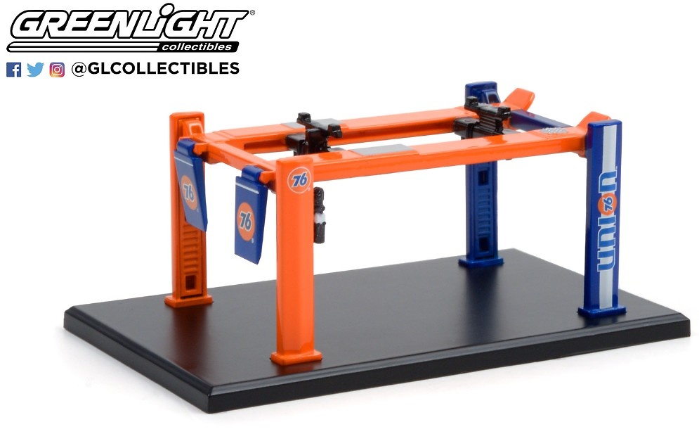 Union 76 Auto Body Shop - Four-Post Lifts Series 2 Greenlight 1/64 