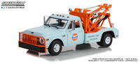 Chevrolet C-30 Dually Wrecker - "Gulf Oil" (1969) Greenlight 1:18