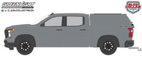Chevrolet Silverado 1500 Custom With Camper Shell (2023) greenlight scale 1:64