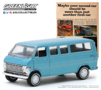 Ford Club Wagon "Vintage Ad Cars Series 2" (1968) Greenlight 1:64