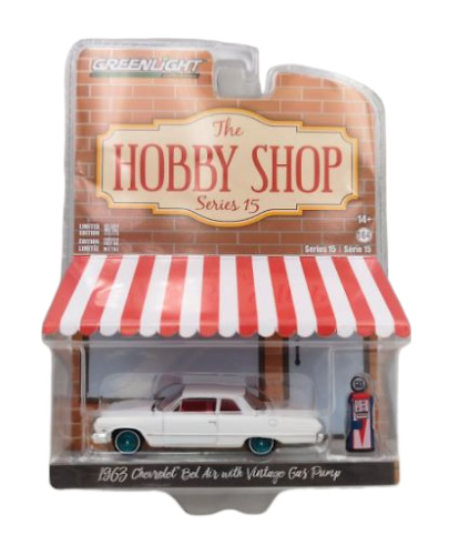 Chevrolet Bel Air con surtidor (1963) Greenmachine 1/64 