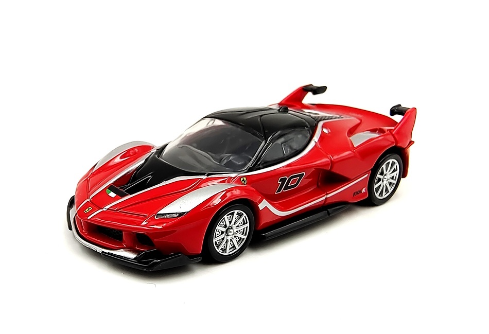 Ferrari FXX K Tomica No.33 escala 1/64 