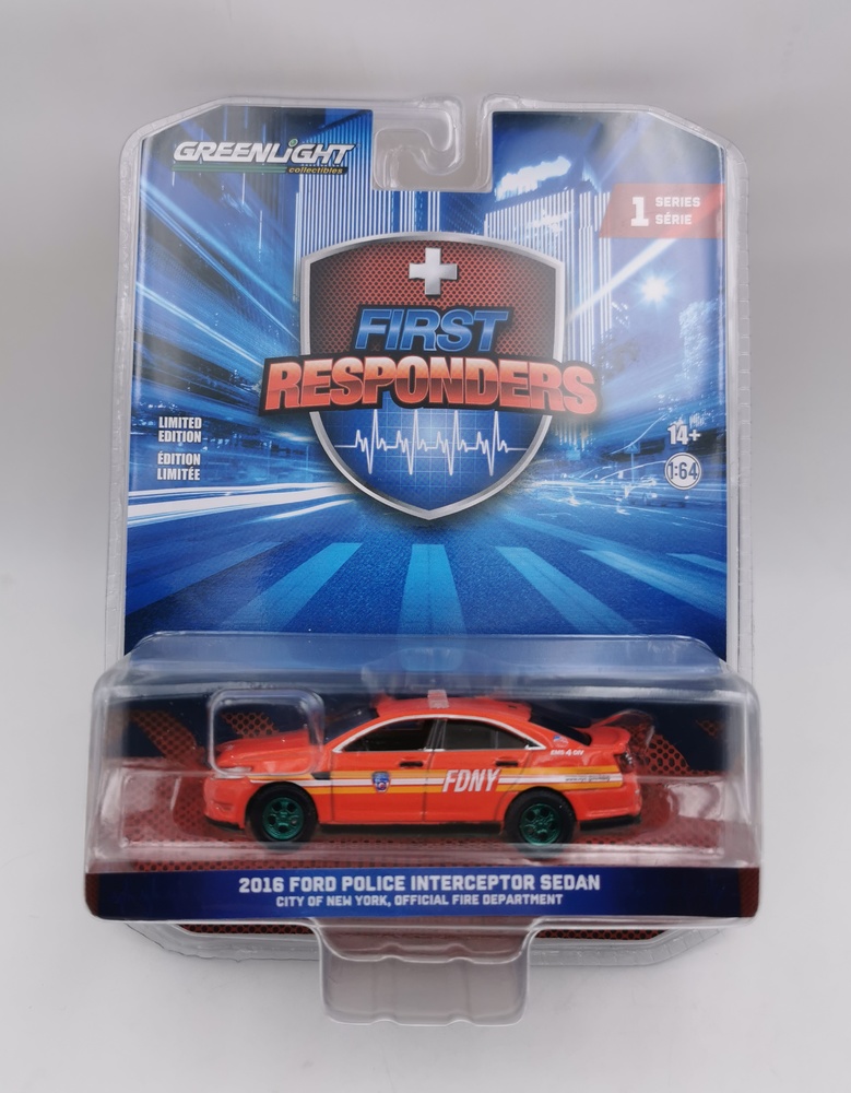 Ford Police Interceptor Sedan - Bomberos Nueva York versión greenmachine escala 1/64 