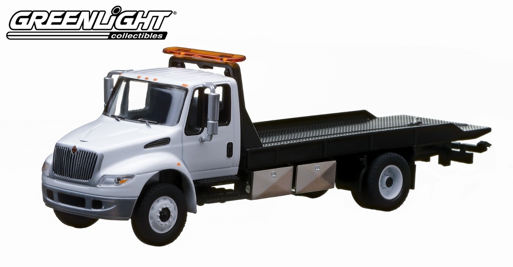 International Durastar 4400 (Flatbed) - White Body, Black Flatbed - Evergreen Greenlight 1/64 