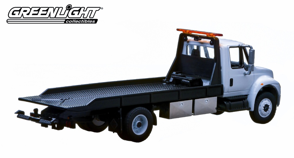 International Durastar 4400 (Flatbed) - White Body, Black Flatbed - Evergreen Greenlight 1/64 