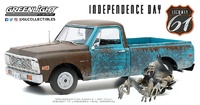 Chevrolet C-10 con figura alien - pelicula Independence Day (1996) Highway 61 escala 1/18