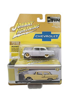 Chevy 210 Gold/Ivory 1955 con caja de coleccion Lightning JLCT010-05484 Edición especial escala 1/64