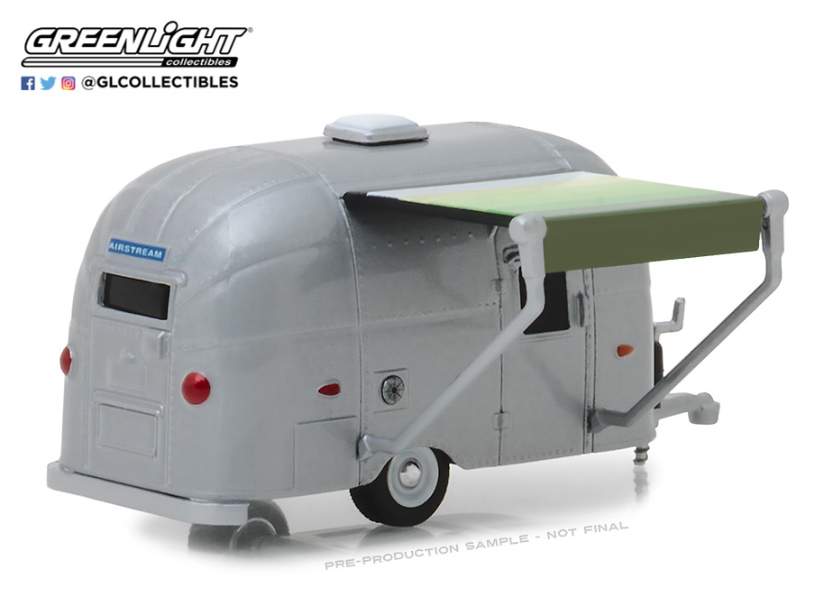 Airstream 16’ Bambi with Awning (1971) Greenlight 1:64 