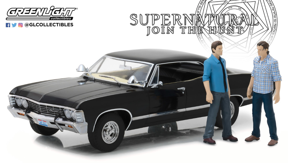 Chevrolet Impala Sport Sedan with Sam and Dean Figures (1967) Greenlight 1:18 